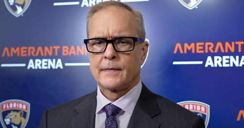 Морис вышел на 3-е место среди тренеров в истории НХЛ по числу победных матчей в регулярках (915). Он опередил Троца, выше идут Боумэн и Кенневилл